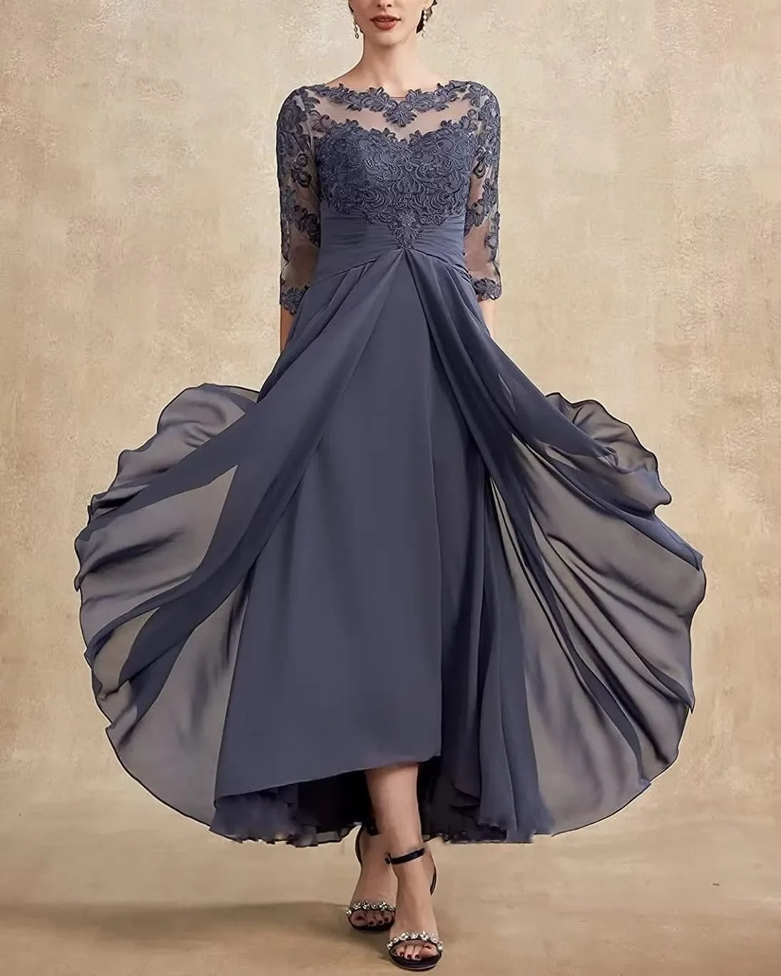 EM | Chiffon Maxikleid mit transparenten Ärmeln in Midi-Länge