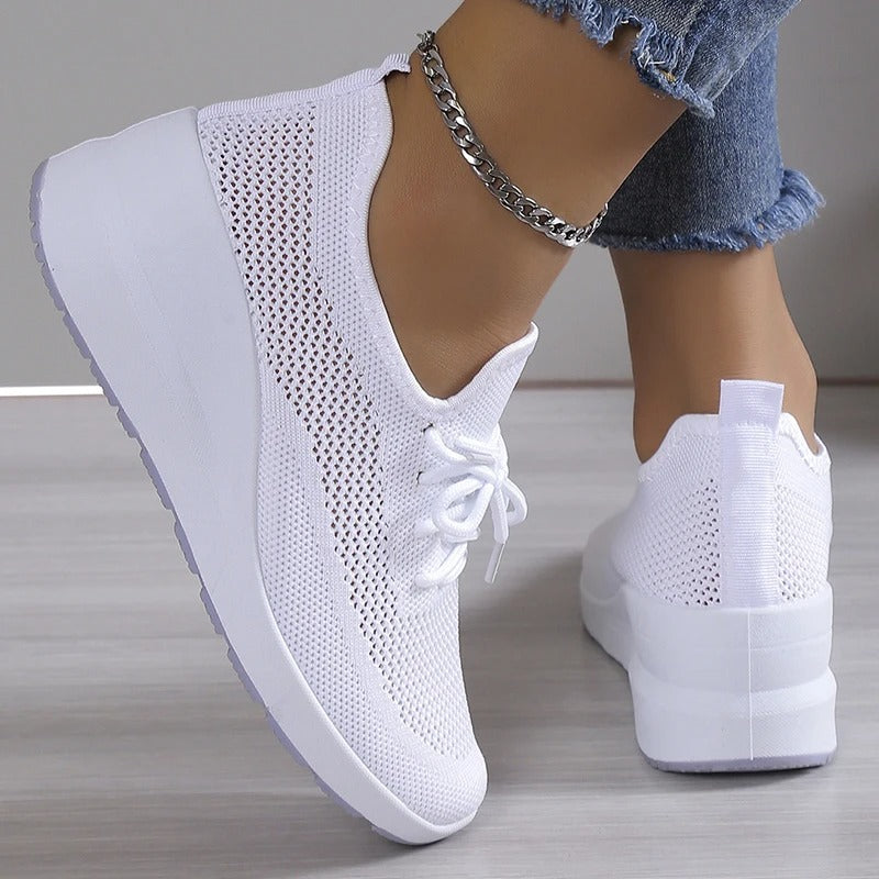 EM | Stricksneaker mit Schnürverschluss