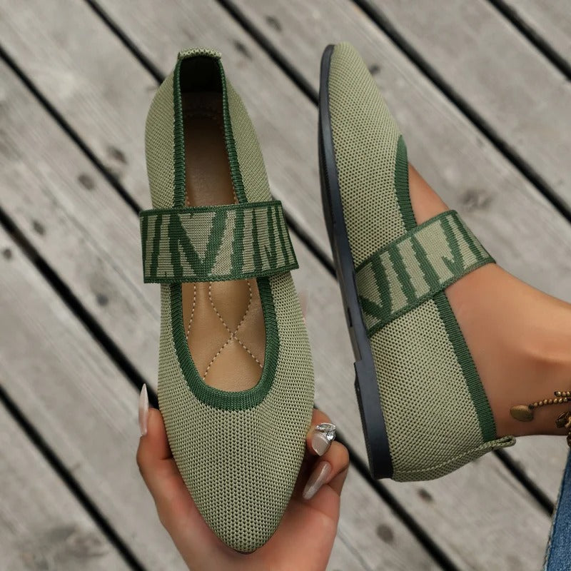 EM | Elegante spitz zulaufende Flats mit kariertem Riemen