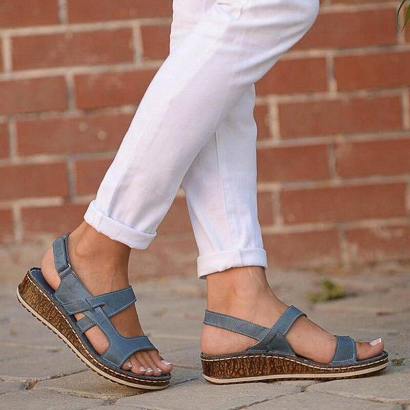 EM | Bequeme Keilsandalen mit verstellbaren Riemen