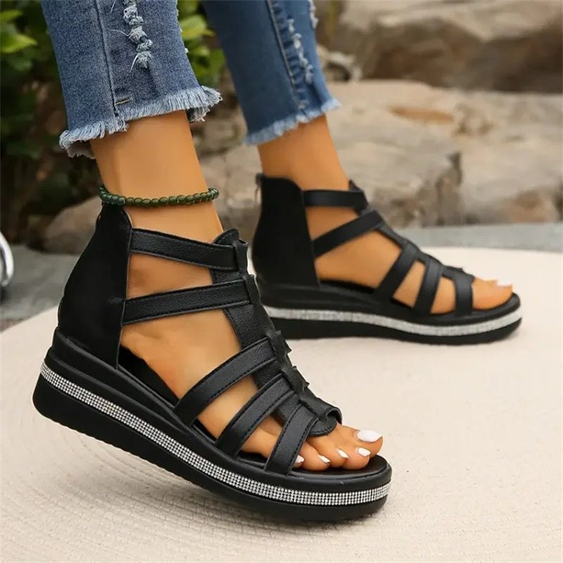 EM | Mit Strass besetzte Keilsandalen