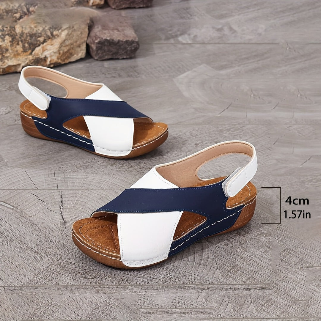 EM | Lässige Keilsandalen mit Kreuzriemen