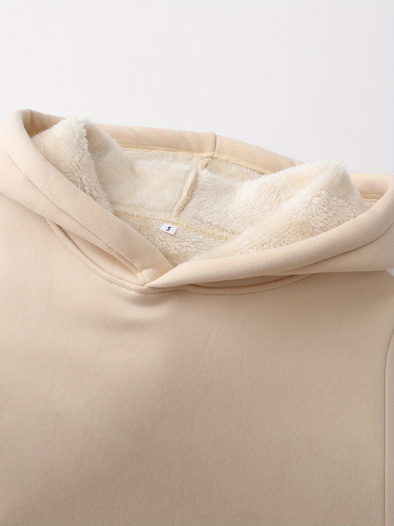 MW | Modischer und minimalistischer Winterpullover