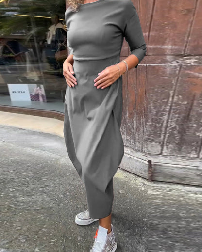MW | Einfaches elegantes Kleid mit langen Ärmeln und Tasche in einfarbig