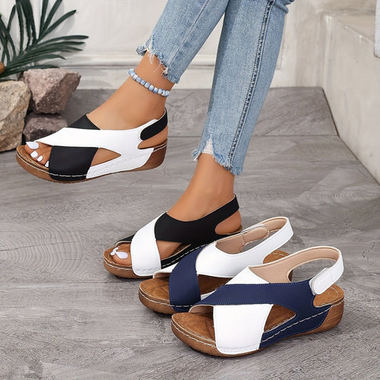 EM | Lässige Keilsandalen mit Kreuzriemen