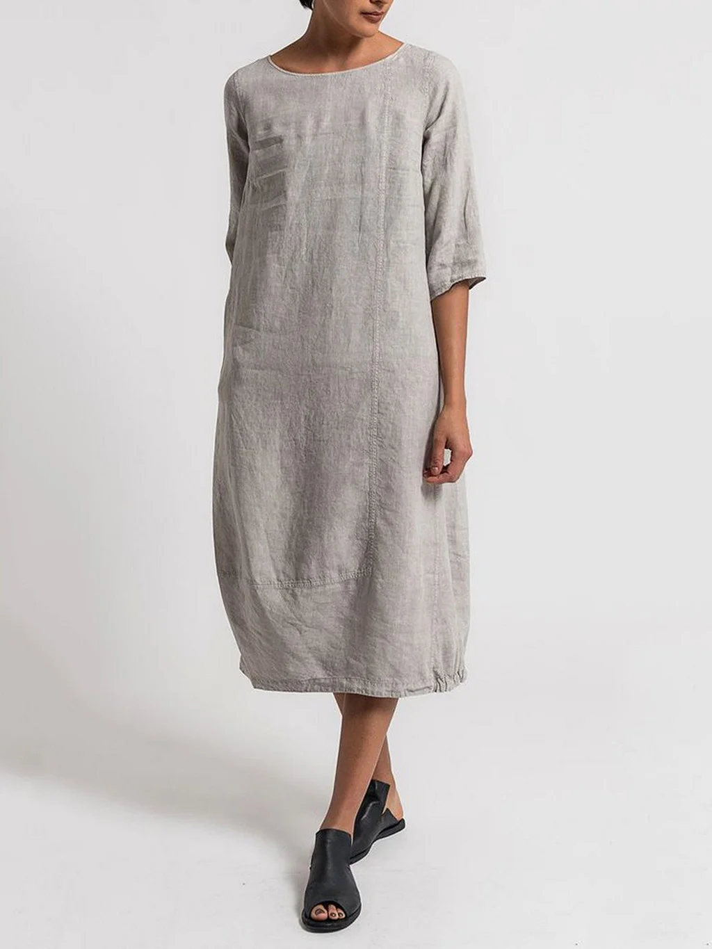 EM | Alice – Lässiges, einfarbiges Freizeitkleid mit Rundhalsausschnitt und 3/4-Ärmeln