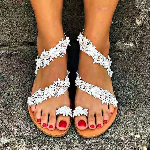 EM | Elegante Sandalen aus Spitze