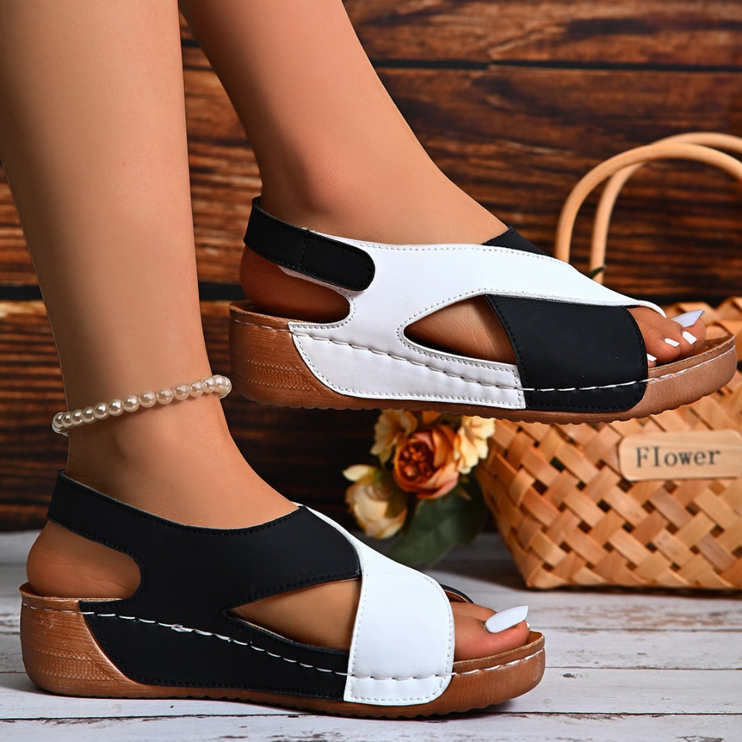 EM | Lässige Keilsandalen mit Kreuzriemen