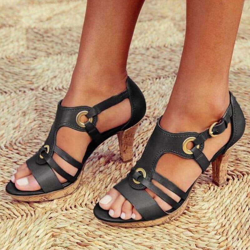 EM | Riemchensandalen mit Absatz