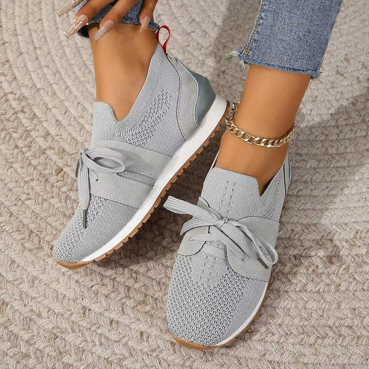 EM | Leichte Turnschuhe aus Strick