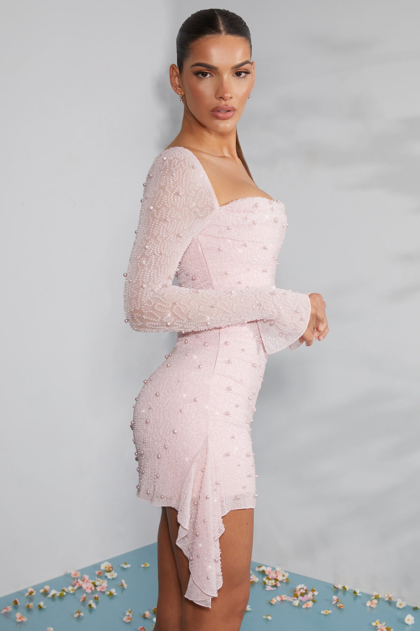 MW | Elegantes attraktives Kleid mit langen Ärmeln