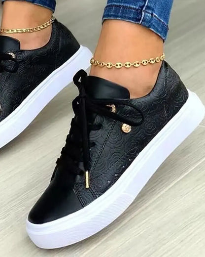 MW | Schicke Turnschuhe mit goldenen Details