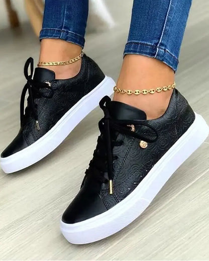 MW | Schicke Turnschuhe mit goldenen Details