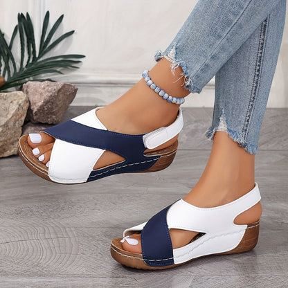 EM | Lässige Keilsandalen mit Kreuzriemen