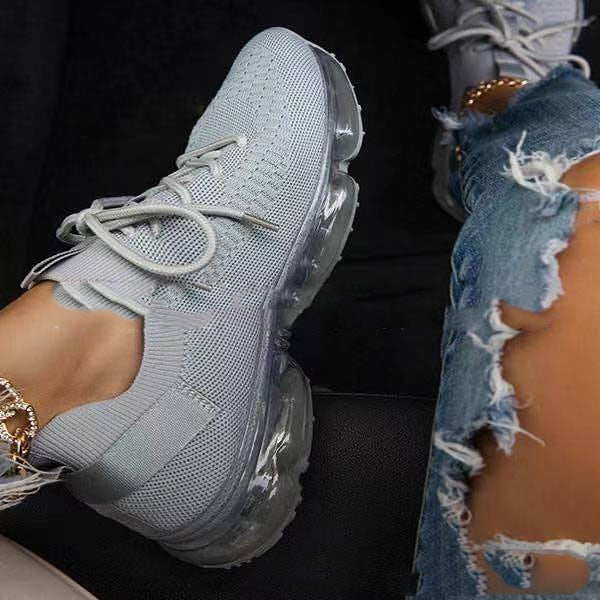 EM | Lässige Sneakers mit transparenter Sohle und Schnürung
