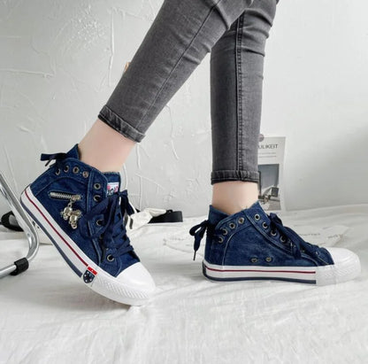 EM | Denim-Sneakers mit weißen Sohlen