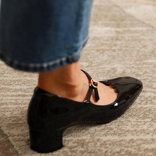 EM | Schuhe mit glänzendem Blockabsatz