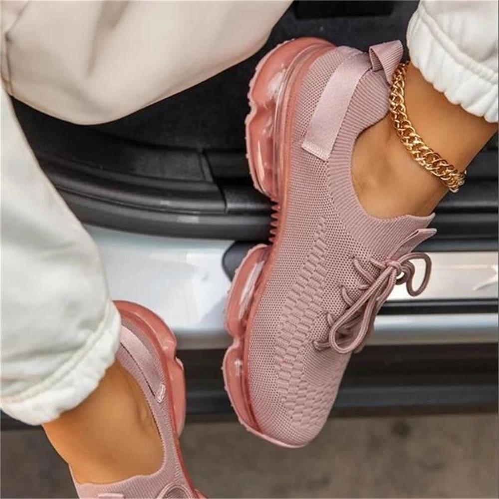 EM | Lässige Sneakers mit transparenter Sohle und Schnürung