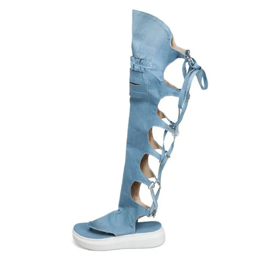 Modische und stützende orthopädische Sandalen