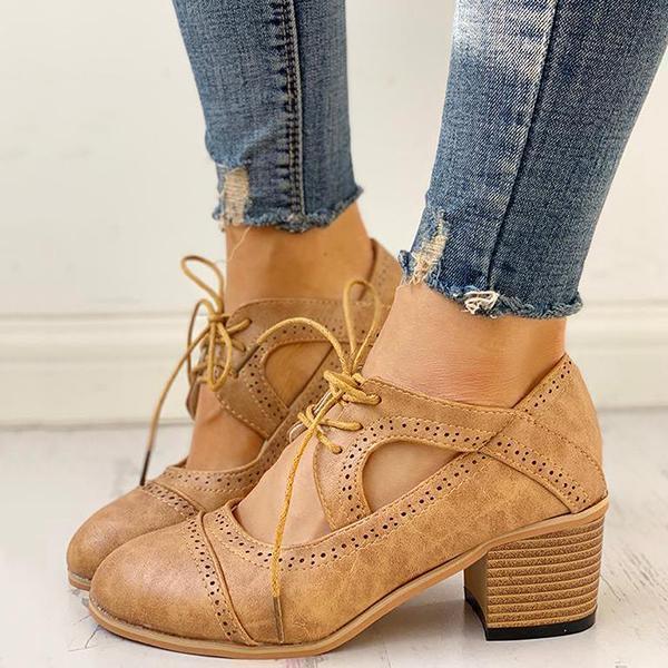 EM | Retro-Schnürschuhe mit Ausschnitt