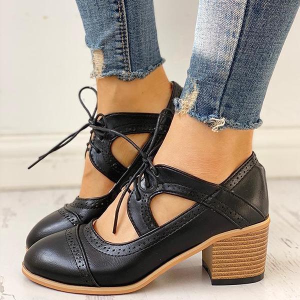 EM | Retro-Schnürschuhe mit Ausschnitt