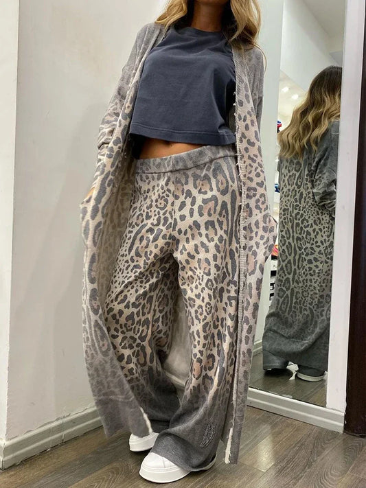 EM | Strickjacke mit Leopardenmuster und Hose