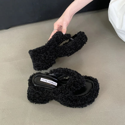Elegante und stützende orthopädische Absätze