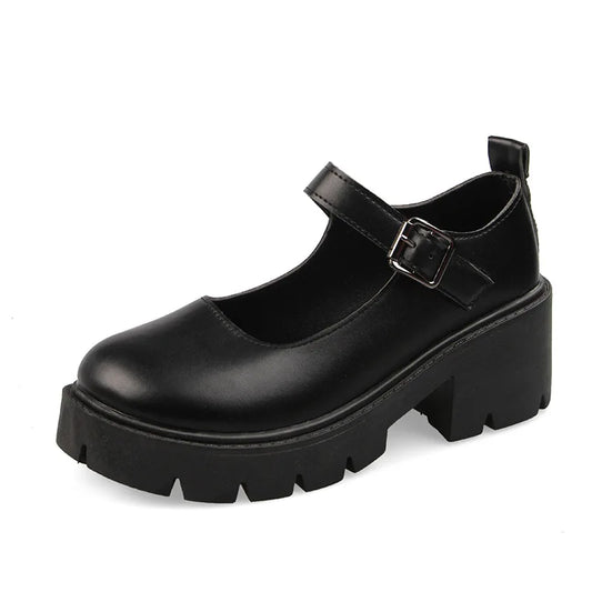 Elegante und stützende orthopädische Absätze