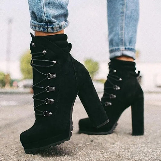 Bequeme und modische orthopädische Stiefel