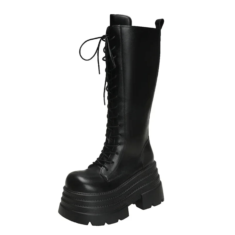 Elegante und stützende orthopädische Stiefel