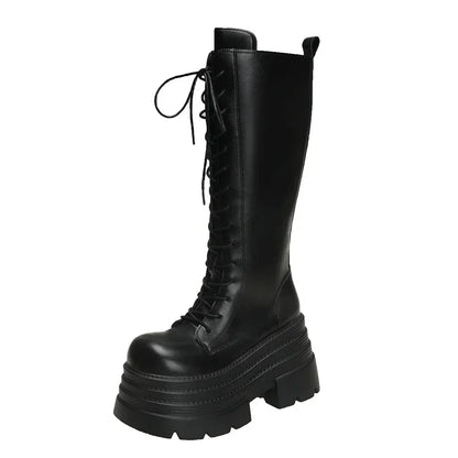 Elegante und stützende orthopädische Stiefel