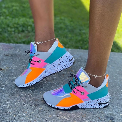 EM | Unterstützte bunte Turnschuhe