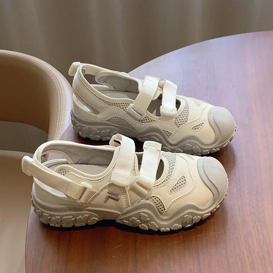 Bequeme und modische orthopädische Sandalen