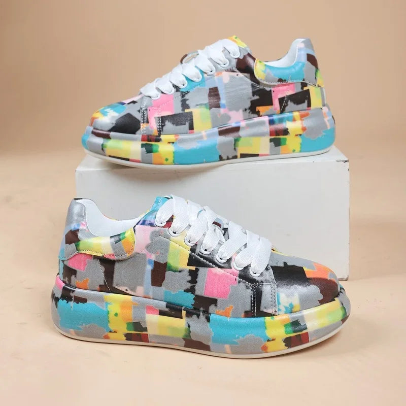 EM | Lebendige Turnschuhe im Graffiti-Stil