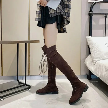 Stützende und stilvolle orthopädische Stiefel