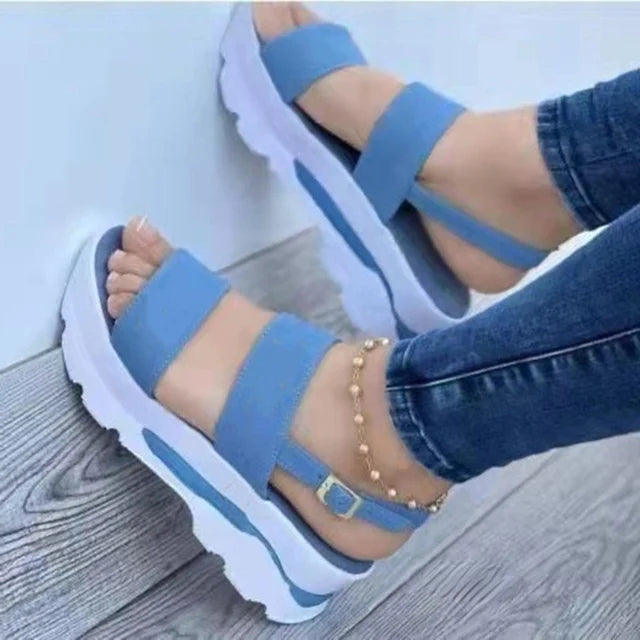 EM | Riemchen-Plateau-Sandalen