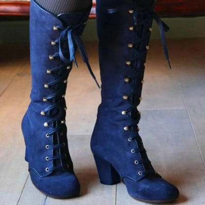 EM | Elegante kniehohe Schnürstiefel mit Blockabsatz