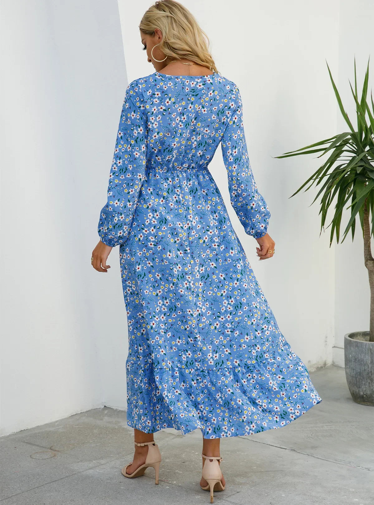 Agnes - Elegantes geblümtes Kleid mit schmeichelnder Taille