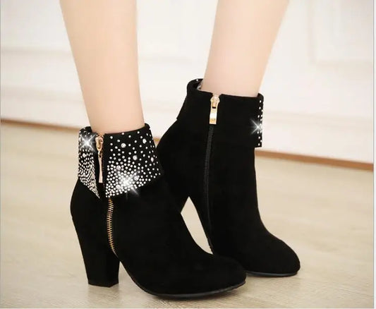 Maßgeschneiderte und bequeme orthopädische Stiefel
