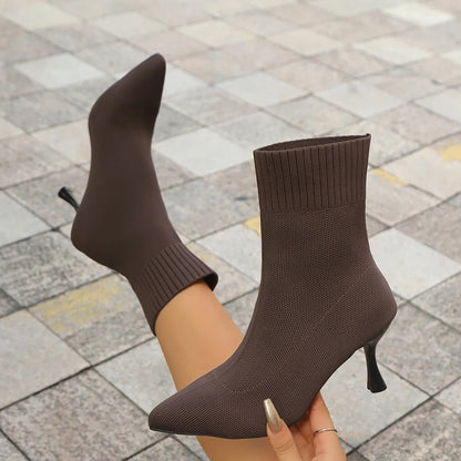 Modische und stützende orthopädische Stiefel