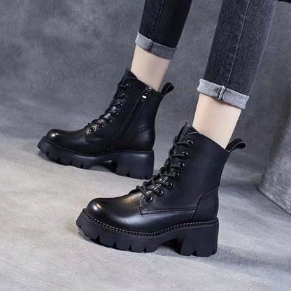 Lässige und stützende orthopädische Stiefel