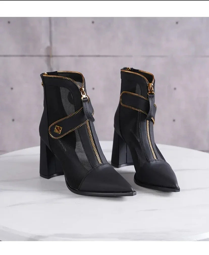 Stützende und stilvolle orthopädische Stiefel
