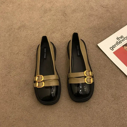 Stützende und trendige orthopädische Schuhe