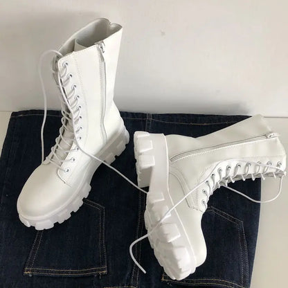 Elegante und stützende orthopädische Stiefel