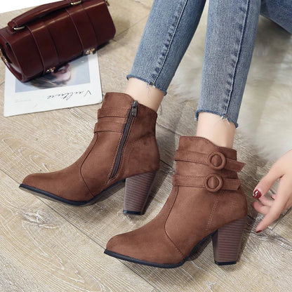 Stützende und stilvolle orthopädische Stiefel
