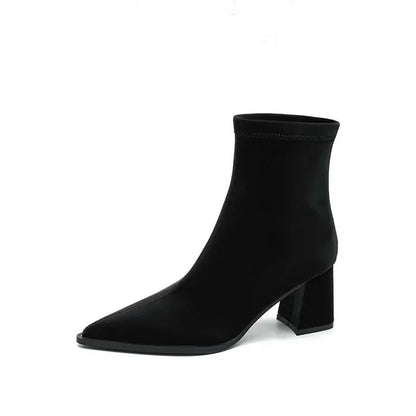 Modische und stützende orthopädische Stiefel