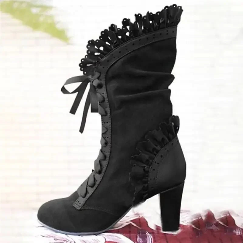 EM | Viktorianisch inspirierte Schnürstiefel mit Absatz
