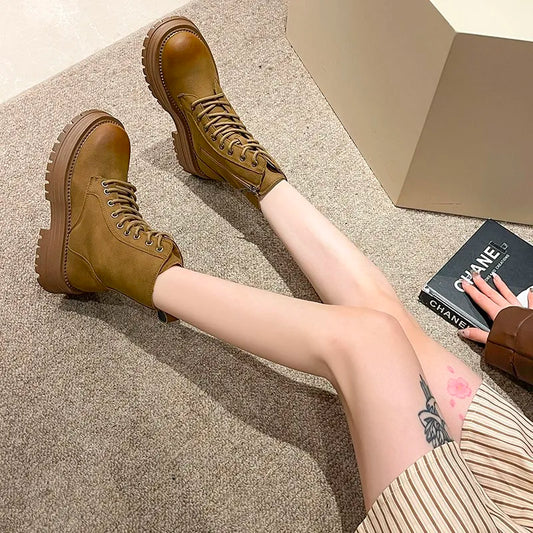 Bequeme und modische orthopädische Stiefel