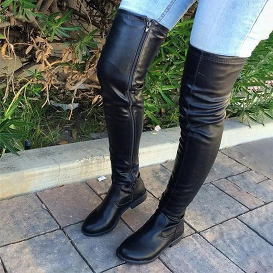 EM | Schlanke Over-The-Knee-Stiefel