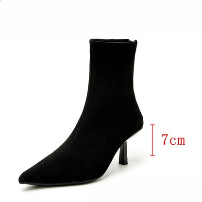 Stützende und trendige orthopädische Stiefel